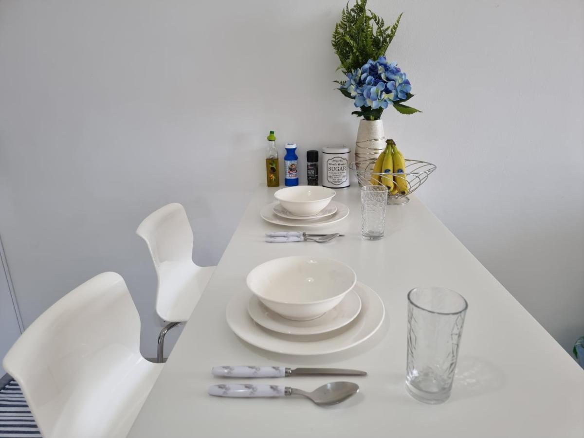 Super Modern Beachfront 1 Bedroom - Sleeps 4 Lemesós Eksteriør bilde