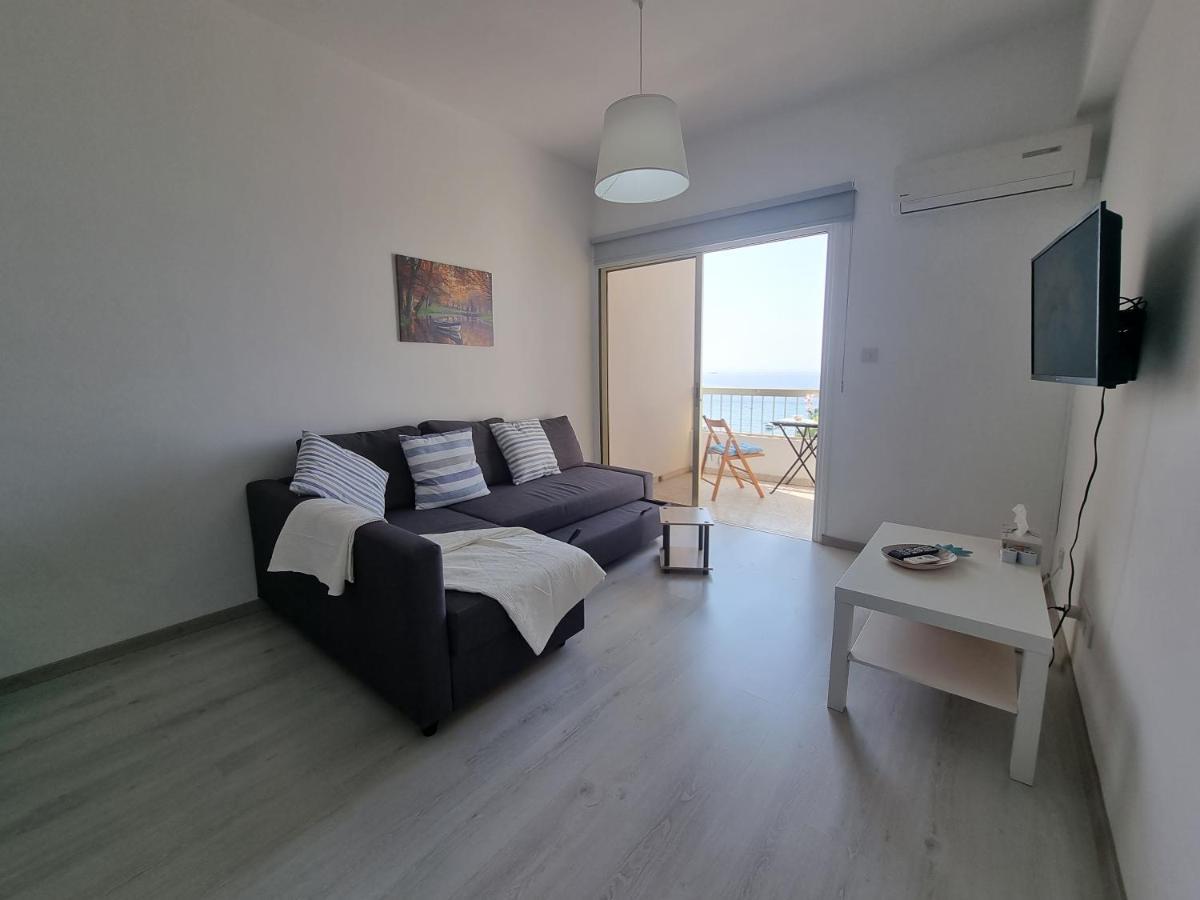 Super Modern Beachfront 1 Bedroom - Sleeps 4 Lemesós Eksteriør bilde